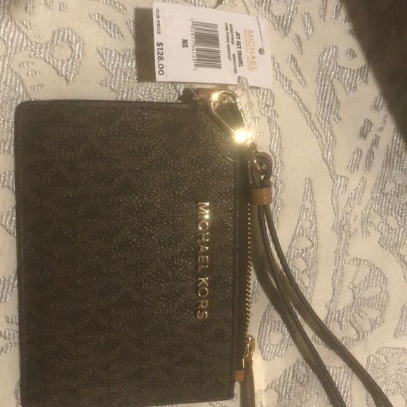 Michael Kors Wristlet with tags on. - Picture 5 of 5